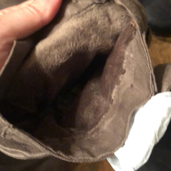 2 pairs of boots - Picture 7 of 8